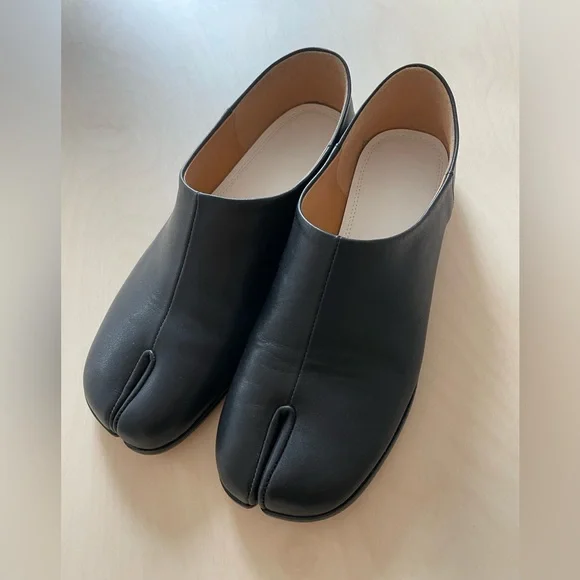 Leather Tabi shoes - Picture 1 of 4